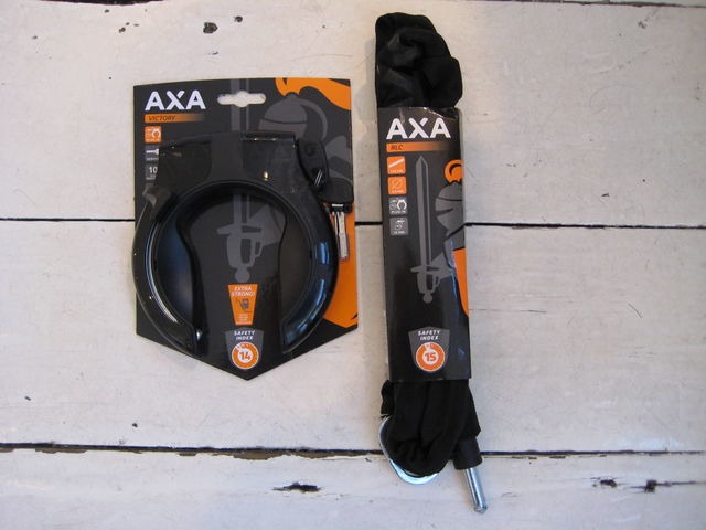 AXA Victory lock and 140cm plug-in chain click to zoom image